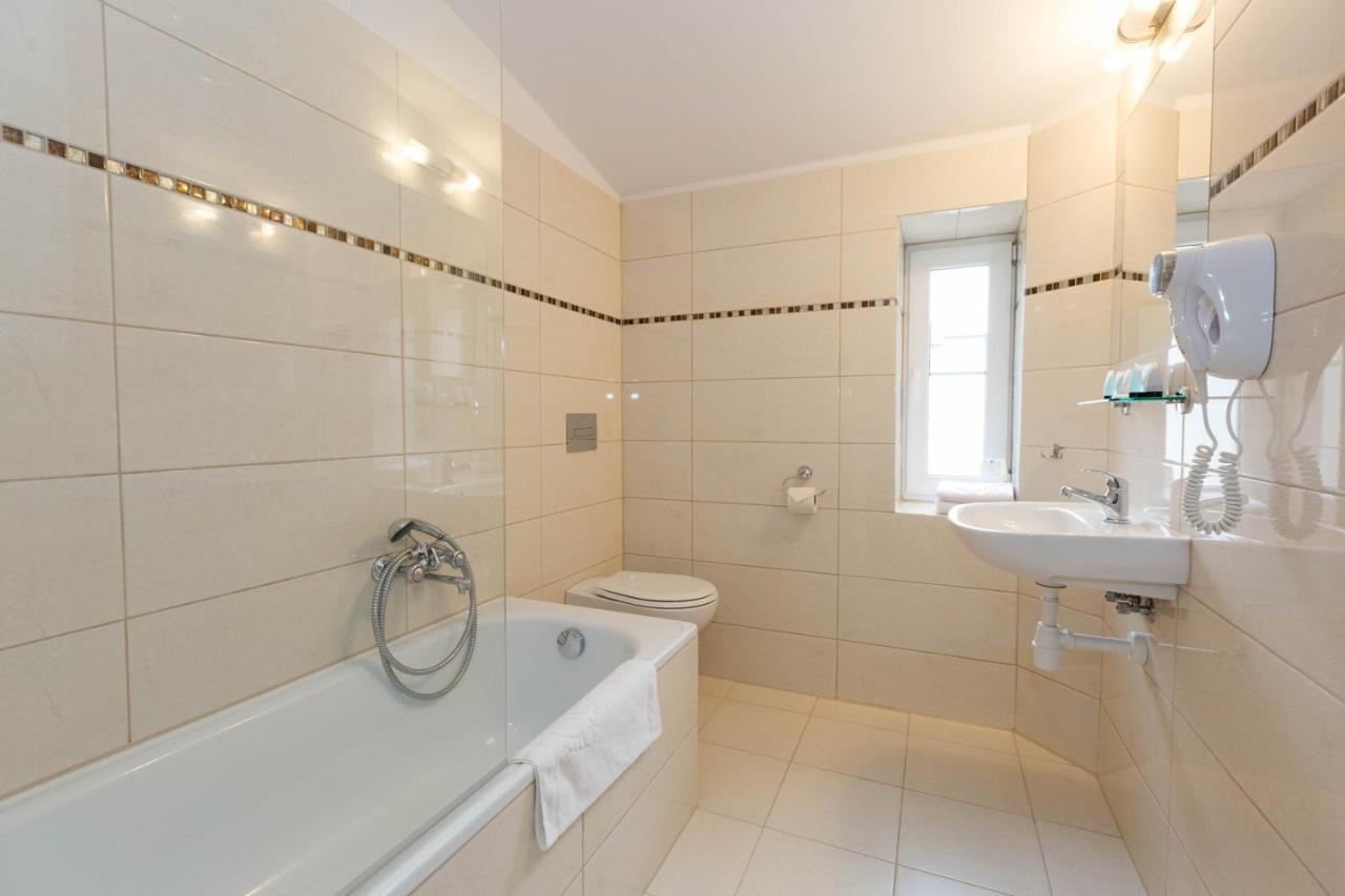 Leone 3* Krakau